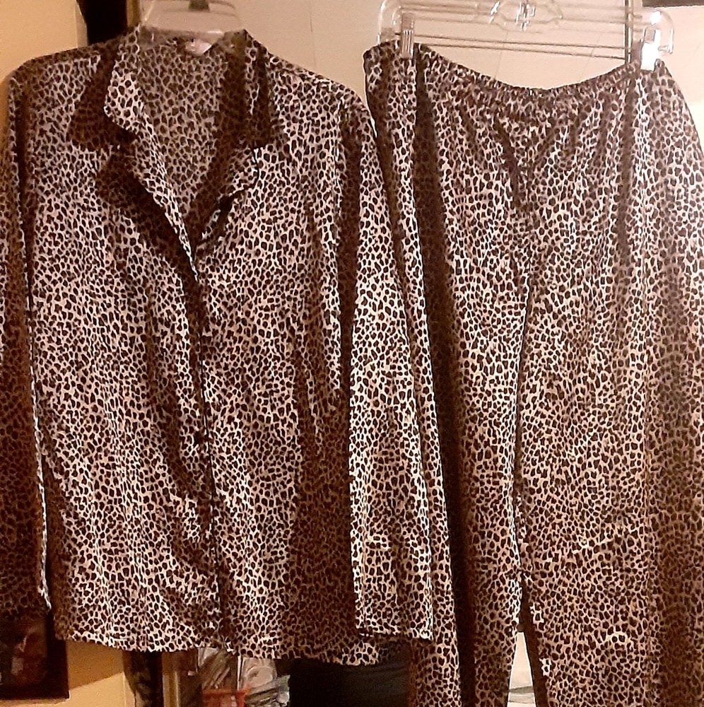 Ladies silk pajamas